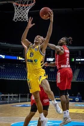 Basketball Berlin 03 01 2021 Season 2020 2021 easyCredit BBL 1 Bundesliga Alba Berlin vs FC Bayern München Louis Olinde Alba Berlin, No 19 Jalen Reynolds München, No 08