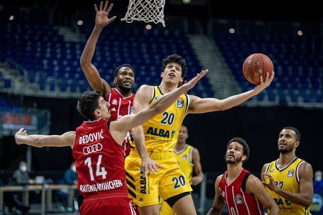 Basketball Berlin 03 01 2021 Season 2020 2021 easyCredit BBL 1 Bundesliga Alba Berlin vs FC Bayern München Simone Fontecchio Alba Berlin, No 20 Nihad Djedovic München, No 14 Dedovic Jalen Reynolds München, No 08 hi
