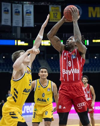 Basketball Berlin 03 01 2021 Season 2020 2021 easyCredit BBL 1 Bundesliga Alba Berlin vs FC Bayern Munich vl Ben Lammers 50 ALB , Maodo Lo 0 Alb , Jalen Reynolds 8 BAY
