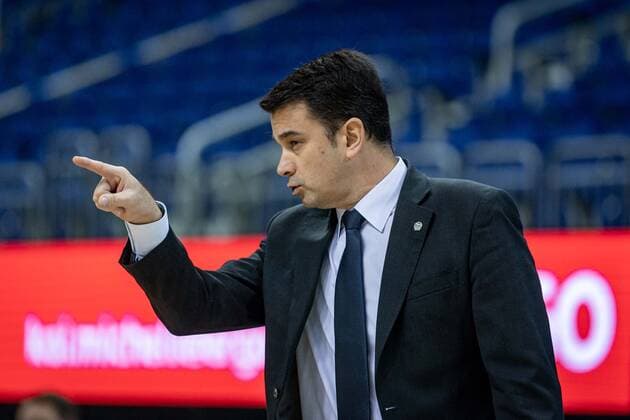 Basketball Berlin 03 01 2021 season 2020 2021 easyCredit BBL 1 Bundesliga Alba Berlin vs FC Bayern München Israel Gonzalez Alba Berlin, assistant coach head coach in this game.
