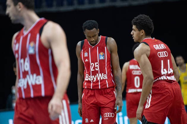 Basketball Berlin 03 01 2021 Season 2020 2021 easyCredit BBL 1 Bundesliga Alba Berlin vs FC Bayern Munich vl Paul Zipser 16 BAY , JaJuan Johnson 25 BAY , Sasha Grant 44 BAY