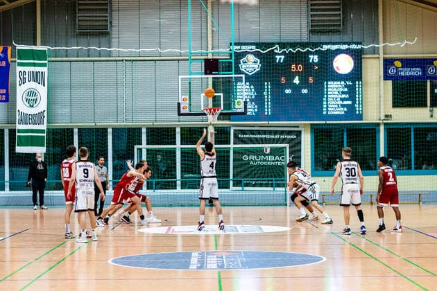 Last throw Martin Jelic 4 BSW Sixers to 78 75 during the 2020 21 mens season in the Barmer Bundesliga ProB between BSW Sixers and Rheinstars Köln at Ballsporthalle Sandersdorf on 3 January 2021 in Sandersdorf, Saxony Anhalt, Germany