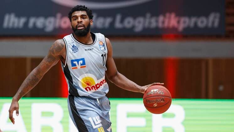 s Oliver Wuerzburg vs HAKRO Merlins Crailsheim, Basketball, BBL Germany, Wuerzburg, s Oliver Arena, 03 01 2021, emspor, emonline, despor, deonline, s Oliver Wuerzburg vs HAKRO Merlins Crailsheim, Basketball, BBL picture v li Tim Coleman Merlins Photo HMB Media Heiko Becker Pool Wuerzburg s Oliver Arena Bayern Germany Poolfoto HMB Media Heiko Becker Pool ,EDITORIAL USE ONLY