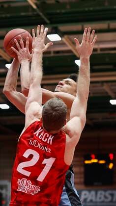 s Oliver Wuerzburg vs HAKRO Merlins Crailsheim, Basketball, BBL Germany, Wuerzburg, s Oliver Arena, 03 01 2021, emspor, emonline, despor, deonline, s Oliver Wuerzburg vs HAKRO Merlins Crailsheim, Basketball, BBL Picture f li Florian Koch s Oliver Wuerzburg and Jamuni McNeace Merlins Photo HMB Media Heiko Becker Pool Wuerzburg s Oliver Arena Bayern Germany Poolfoto HMB Media Heiko Becker Pool ,EDITORIAL USE ONLY