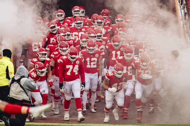 Kansas City Chiefs take the field before the game against the Los Angeles Chargers at Arrowhead Stadium in Kansas City on Sunday, January 03, 2021.  KCP20210123105 KYLExRIVAS