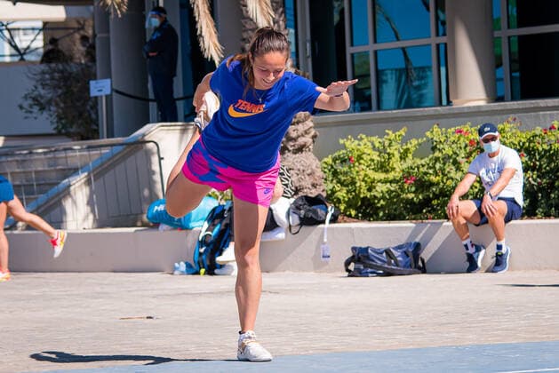 January 4, 2021, Abu Dhabi, UNITED ARAB EMIRATES: Daria Kasatkina of Russia warms up before practice ahead of the 2021 Abu Dhabi WTA, Tennis Damen Womens Tennis Open WTA 500 tournament. Abu Dhabi UNITED ARAB EMIRATES - ZUMAa181 20210104_zaa_a181_033 Copyright: xRobxPrangex