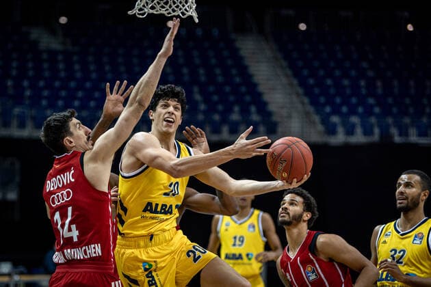 Basketball Berlin 03 01 2021 Season 2020 2021 easyCredit BBL 1 Bundesliga Alba Berlin vs FC Bayern Munich Simone Fontecchio Alba Berlin, No 20 Nihad Djedovic Munich, No 14 Dedovic Nick Weiler Babb Munich, No 00