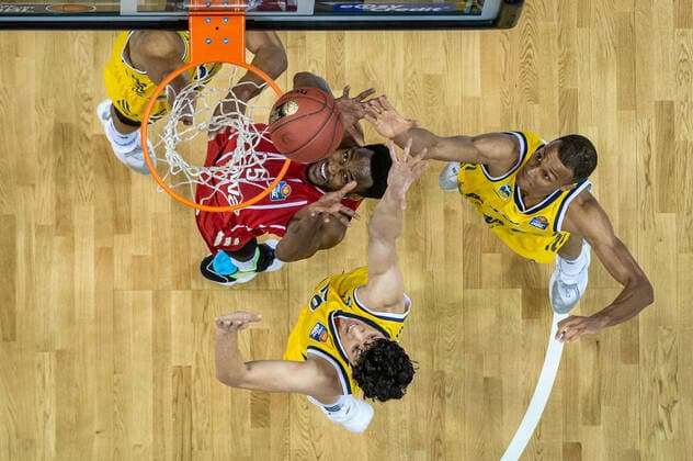 Basketball Berlin 03 01 2021 Season 2020 2021 easyCredit BBL 1 Bundesliga Alba Berlin vs FC Bayern Munich JaJuan Johnson Munich, No 25 Simone Fontecchio Alba Berlin, No 20 Louis Olinde Alba Berlin, No 19 re