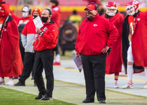 KANSAS CITY, MO - JANUARY 03: Kansas City Chiefs head coach Andy Reid and defensive coordinator Steve Spagnuolo watch the run of play during the game between the Kansas City Chiefs and the Los Angeles Chargers on Sunday January 3, 2021 at Arrowhead Stadium in Kansas City, Missouri. (Photo by Nick Tre. Smith Icon Sportswire) NFL, American Football Herren, USA JAN 03 Chargers at Chiefs Icon2101030081