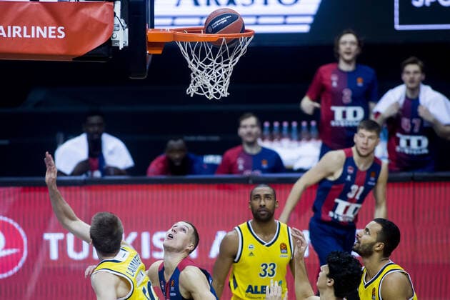 05 01 2021, xfrx, Basketball EuroLeague, Alba Berlin BASKONIA VITORIA emspor, v l Tadas Sedekerskis Baskonia Vitoria DFL DFB REGULATIONS PROHIBIT ANY USE OF PHOTOGRAPHS as IMAGE SEQUENCES and or QUASI VIDEO Berlin