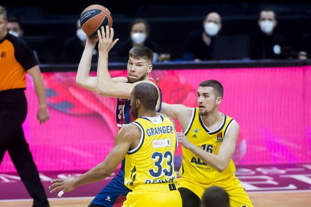 05 01 2021, xfrx, Basketball EuroLeague, Alba Berlin BASKONIA VITORIA emspor, v l Rokas Giedraitis Baskonia Vitoria DFL DFB REGULATIONS PROHIBIT ANY USE OF PHOTOGRAPHS as IMAGE SEQUENCES and or QUASI VIDEO Berlin