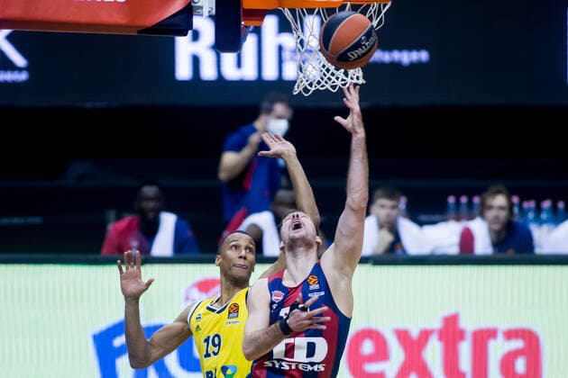 05 01 2021, xfrx, Basketball EuroLeague, Alba Berlin BASKONIA VITORIA emspor, v l Louis Olinde Alba Berlin ,Zoran Dragic Baskonia Vitoria DFL DFB REGULATIONS PROHIBIT ANY USE OF PHOTOGRAPHS as IMAGE SEQUENCES and or QUASI VIDEO Berlin