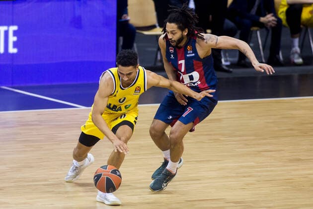 05 01 2021, xfrx, Basketball EuroLeague, Alba Berlin BASKONIA VITORIA emspor, v l Maodo Lo Alba Berlin ,Pierria Henry Baskonia Vitoria DFL DFB REGULATIONS PROHIBIT ANY USE OF PHOTOGRAPHS as IMAGE SEQUENCES and or QUASI VIDEO Berlin