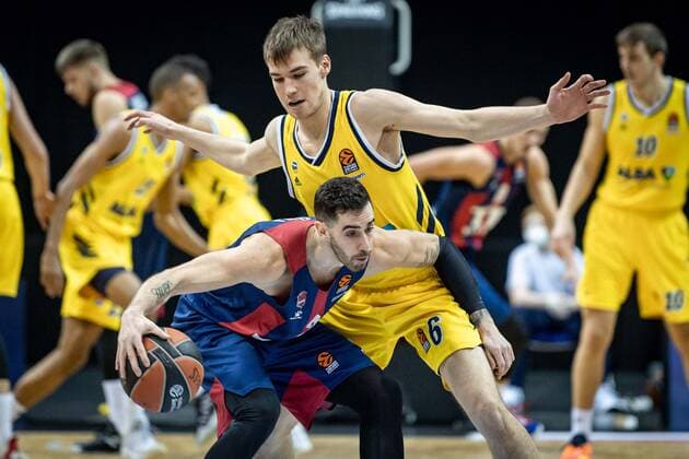 Basketball Berlin 05 01 2021 Season 2020 2021 Euroleague Regular Season Alba Berlin vs TD Systems Baskonia Vitoria Gasteiz Luca Vildoza Baskonia, No 03 Malte Delow Alba Berlin, No 06