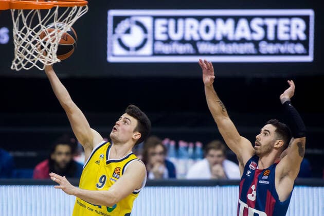 05 01 2021, xfrx, Basketball EuroLeague, Alba Berlin BASKONIA VITORIA emspor, v l Jonas Mattisseck Alba Berlin ,Luca Vildoza Baskonia Vitoria DFL DFB REGULATIONS PROHIBIT ANY USE OF PHOTOGRAPHS as IMAGE SEQUENCES and or QUASI VIDEO Berlin