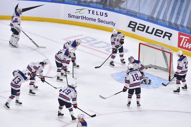 210106 Team USA participates in warm up before the 2021 IIHF World Junior Championship final between USA and Canada on January 6, 2021 in Edmonton Photo Andy Devlin BILDBYRAN COP 306 AD0012 bbeng ishockey ice hockey jvm junior vm u20 2021 iihf world junior championship world juniors final usa canada kanada,  Copyright: ANDYxDEVLIN BB210106BB030