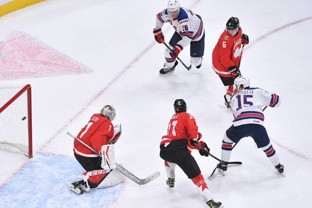 210106 Alex Turcotte of USA scores the 1 0 goal during the 2021 IIHF World Junior Championship final between USA and Canada on January 6, 2021 in Edmonton Photo Andy Devlin BILDBYRAN COP 306 AD0012 bbeng ishockey ice hockey jvm junior vm u20 2021 iihf world junior championship world juniors final usa canada kanada,  Copyright: ANDYxDEVLIN BB210106BB052
