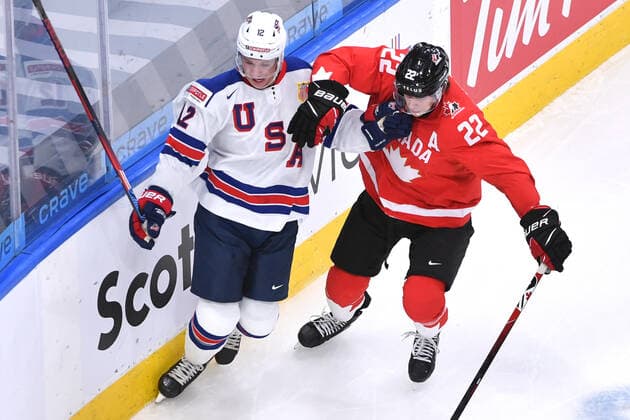 210106 Dylan Cozens of Canada and Matthew Boldy of USA battle for position during the 2021 IIHF World Junior Championship final between USA and Canada on January 6, 2021 in Edmonton Photo Andy Devlin BILDBYRAN COP 306 AD0012 bbeng ishockey ice hockey jvm junior vm u20 2021 iihf world junior championship world juniors final usa canada kanada,  Copyright: ANDYxDEVLIN BB210106BB062