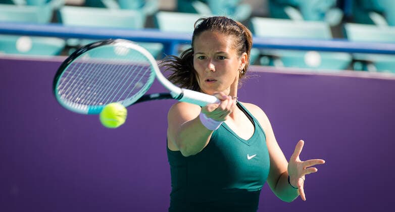 January 6, 2021, Abu Dhabi, UNITED ARAB EMIRATES: Daria Kasatkina of Russia in action during the first round of the 2021 Abu Dhabi WTA, Tennis Damen Womens Tennis Open WTA 500 tournament against Qiang Wang of China Abu Dhabi UNITED ARAB EMIRATES - ZUMAa181 20210106_zaa_a181_002 Copyright: xRobxPrangex