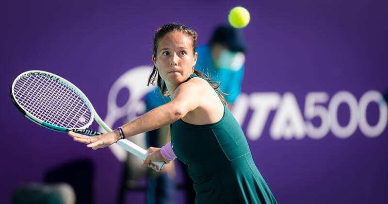 January 6, 2021, Abu Dhabi, UNITED ARAB EMIRATES: Daria Kasatkina of Russia in action during the first round of the 2021 Abu Dhabi WTA, Tennis Damen Womens Tennis Open WTA 500 tournament against Qiang Wang of China Abu Dhabi UNITED ARAB EMIRATES - ZUMAa181 20210106_zaa_a181_004 Copyright: xRobxPrangex