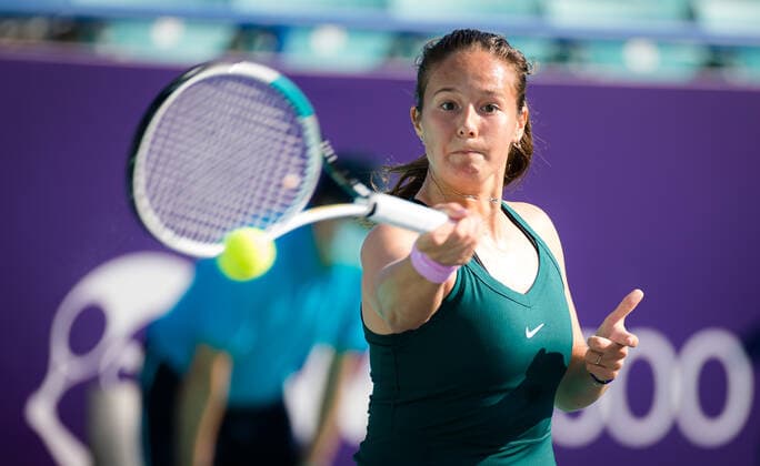 January 6, 2021, Abu Dhabi, UNITED ARAB EMIRATES: Daria Kasatkina of Russia in action during the first round of the 2021 Abu Dhabi WTA, Tennis Damen Womens Tennis Open WTA 500 tournament against Qiang Wang of China Abu Dhabi UNITED ARAB EMIRATES - ZUMAa181 20210106_zaa_a181_009 Copyright: xRobxPrangex