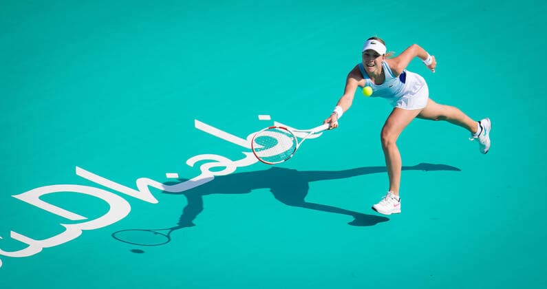 January 6, 2021, Abu Dhabi, UNITED ARAB EMIRATES: Anett Kontaveit of Estonia in action during the first round of the 2021 Abu Dhabi WTA, Tennis Damen Womens Tennis Open WTA 500 tournament against Veronika Kudermetova of Russia Abu Dhabi UNITED ARAB EMIRATES - ZUMAa181 20210106_zaa_a181_032 Copyright: xRobxPrangex