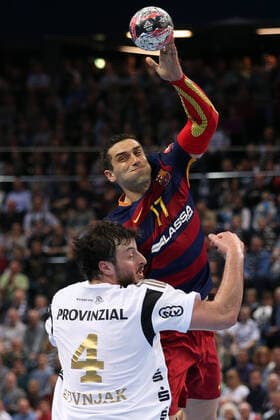Kiel, Germany 24 April 2016 EHF CL 15 16 THW Kiel vs FC Barcelona v li in duel Domagoj Duvnjak THW Kiel, 4 and Kiril Lazarov FC Barcelona, 77 portrait, portrait Sparkassen Arena Schleswig Holstein. Copyright: xFotostandx xKrausex