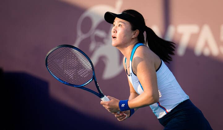 January 6, 2021, Abu Dhabi, UNITED ARAB EMIRATES: Lin Zhu of China in action during the first round of the 2021 Abu Dhabi WTA, Tennis Damen Womens Tennis Open WTA 500 tournament against Ajla Tomljanovic of Australia Abu Dhabi UNITED ARAB EMIRATES - ZUMAa181 20210106_zaa_a181_123 Copyright: xRobxPrangex