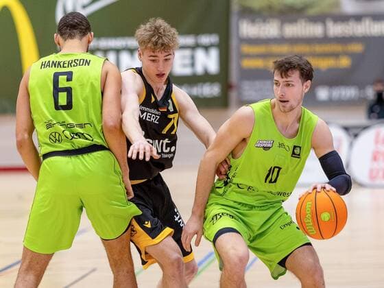 Kameron Hankerson Ehingen Urspring, 6 Timo Lanmüller Tigers Tübingen, 77 Jack Pagenkopf Ehingen Urspring, 10 ¨ Ehingen Urspring vs Tigers Tübingen, 2 Basketball Bundesliga, Pro A, Basketball, 6 Spieltag, Spielzeit 2020 2021, 06 01 2021, ¨¨ Ehingen Urspring vs Tigers Tübingen, Basketball, 2 Bundesliga, Barmer Basketball Bundesliga, Spieltag 6, Spielzeit 2020 2021, 06 01 2021 Ehingen. Copyright: xNinaxSander xEibnerxPressefotoxIx EP_NSR