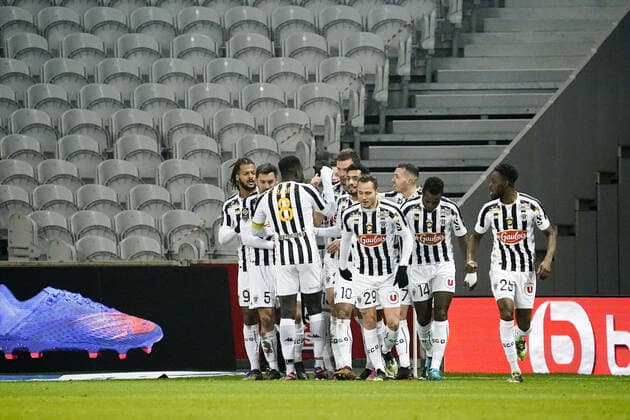 JOIE - FAIR PLAY - EQUIPE DE FOOTBALL D ANGERS FOOTBALL : Lille vs Angers - Ligue 1 Uber Eats - 06 01 2021 FEP Panoramic 