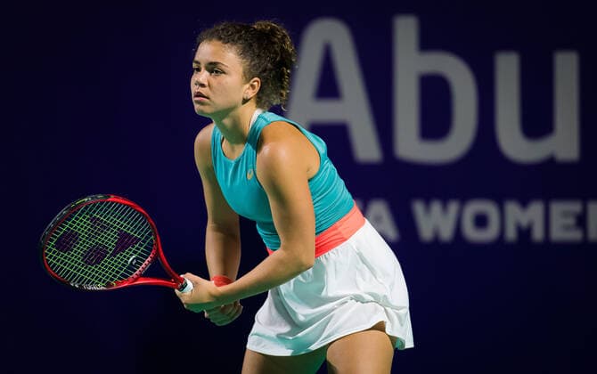 January 6, 2021, Abu Dhabi, UNITED ARAB EMIRATES: Jasmine Paolini of Italy in action during the first round of the 2021 Abu Dhabi WTA, Tennis Damen Womens Tennis Open WTA 500 tournament against Leylah Fernandez of Canada Abu Dhabi UNITED ARAB EMIRATES - ZUMAa181 20210106_zaa_a181_203 Copyright: xRobxPrangex