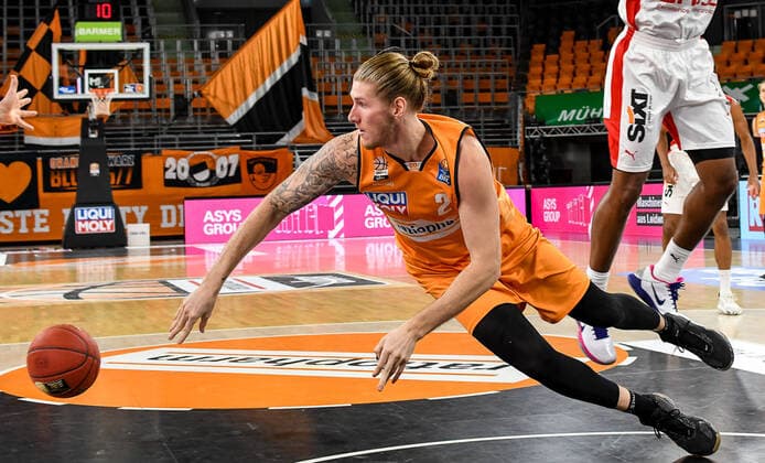 GER, BBL, ratiopharm ulm vs Brose Bamberg 06 01 2021, ratiopharm arena, New Ulm, GER, BBL, ratiopharm ulm vs Brose Bamberg, pictured Dylan Osetkowski Ulm, 21 stumbles and loses ball nordphotoxHafner nph00200