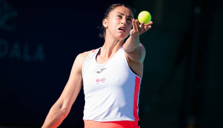 January 7, 2021, Abu Dhabi, UNITED ARAB EMIRATES: Sara Sorribes Tormo of Spain in action during the first round at the 2021 Abu Dhabi WTA, Tennis Damen Womens Tennis Open WTA 500 tournament against Nadia Podoroska of Argentina Abu Dhabi UNITED ARAB EMIRATES - ZUMAa181 20210107_zaa_a181_013 Copyright: xRobxPrangex