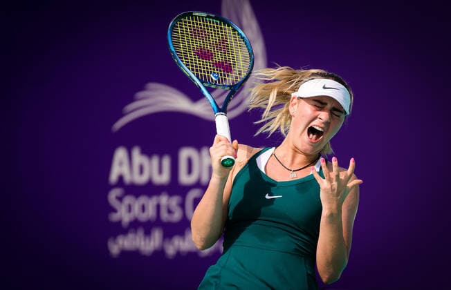 Sport Bilder des Tages January 7, 2021, Abu Dhabi, UNITED ARAB EMIRATES: Marta Kostyuk of Ukraine in action during the first round at the 2021 Abu Dhabi WTA, Tennis Damen Womens Tennis Open WTA 500 tournament against Lucie Hradecka of the Czech Republic Abu Dhabi UNITED ARAB EMIRATES - ZUMAa181 20210107_zaa_a181_096 Copyright: xRobxPrangex