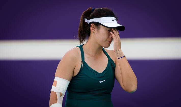 January 7, 2021, Abu Dhabi, UNITED ARAB EMIRATES: Yang Zhaoxuan of China in action during the first round at the 2021 Abu Dhabi WTA, Tennis Damen Womens Tennis Open WTA 500 tournament against Sofia Kenin of the United States Abu Dhabi UNITED ARAB EMIRATES - ZUMAa181 20210107_zaa_a181_108 Copyright: xRobxPrangex