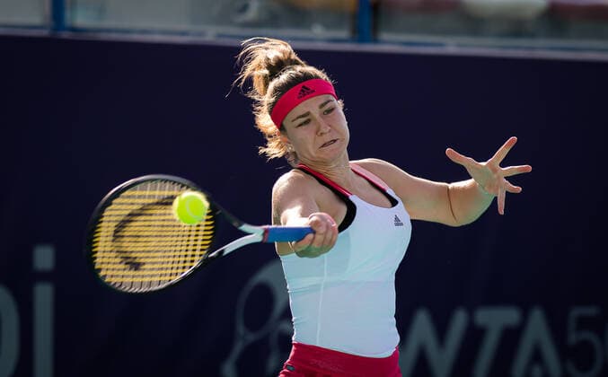 January 7, 2021, Abu Dhabi, UNITED ARAB EMIRATES: Karolina Muchova of the Czech Republic in action during the first round at the 2021 Abu Dhabi WTA, Tennis Damen Womens Tennis Open WTA 500 tournament against Danka Kovinic of Montenegro Abu Dhabi UNITED ARAB EMIRATES - ZUMAa181 20210107_zaa_a181_122 Copyright: xRobxPrangex