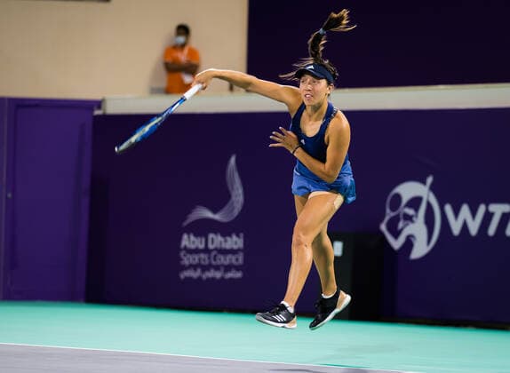 January 7, 2021, Abu Dhabi, UNITED ARAB EMIRATES: Jessica Pegula of the United States in action during her first-round match at the 2021 Abu Dhabi WTA, Tennis Damen Womens Tennis Open WTA 500 tournament against Elina Svitolina of the Ukraine Abu Dhabi UNITED ARAB EMIRATES - ZUMAa181 20210107_zaa_a181_240 Copyright: xRobxPrangex