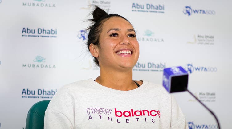 January 7, 2021, Abu Dhabi, UNITED ARAB EMIRATES: Heather Watson of Great Britain talks to the media after her first-round match at the 2021 Abu Dhabi WTA, Tennis Damen Womens Tennis Open WTA 500 tournament. Abu Dhabi UNITED ARAB EMIRATES - ZUMAa181 20210107_zaa_a181_246 Copyright: xRobxPrangex