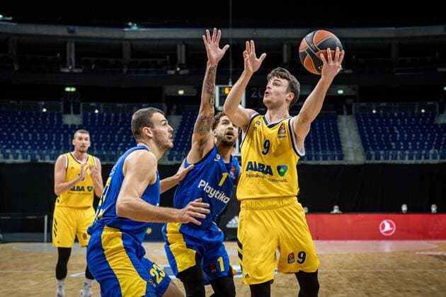 Basketball Berlin 07 01 2021 Season 2020 2021 Euroleague Regular Season Alba Berlin vs Maccabi Tel Alviv Jonas Mattisseck Alba Berlin, No 09 Scottie Wilbekin Maccabi, No 01 Ante Zizic Maccabi, No 23
