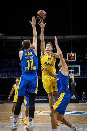 Basketball Berlin 07 01 2021 Season 2020 2021 Euroleague Regular Season Alba Berlin vs Maccabi Tel Alviv Tim Schneider Alba Berlin, No 10 Dragan Bender Maccabi, No 17