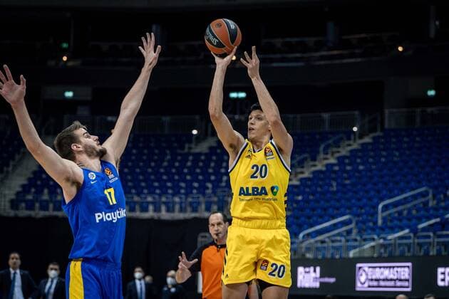 Basketball Berlin 07 01 2021 Season 2020 2021 Euroleague Regular Season Alba Berlin vs Maccabi Tel Alviv Simone Fontecchio Alba Berlin, No 20 Dragan Bender Maccabi, No 17