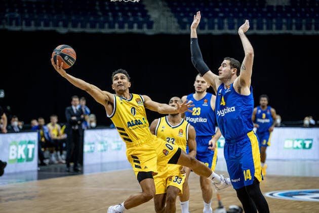 Basketball Berlin 07 01 2021 Season 2020 2021 Euroleague Regular Season Alba Berlin vs Maccabi Tel Alviv Maodo Lo Alba Berlin, No 00 Oz Blayzer Maccabi, No 14