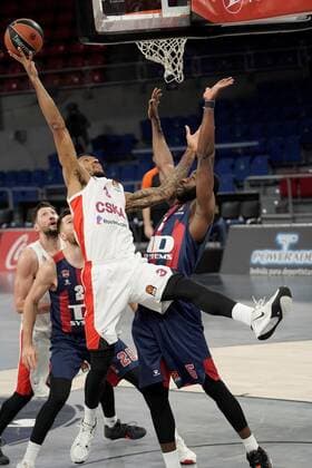 Baskonia s center Tonye Jekiri (R) in action against CSKA s forward Joel Bolomboy (L) during the Euroleague game between TD Systems Baskonia and CSKA Moscow at Fernando Buesa Arena, in Vitoria, Basque Country Spain, 07 January 2020. TD Systems Baskonia - CSKA Moscow !ACHTUNG: NUR REDAKTIONELLE NUTZUNG!  Copyright: xADRIANxRUIZxHIERROx GRAF6790 20210107-637456534428824510