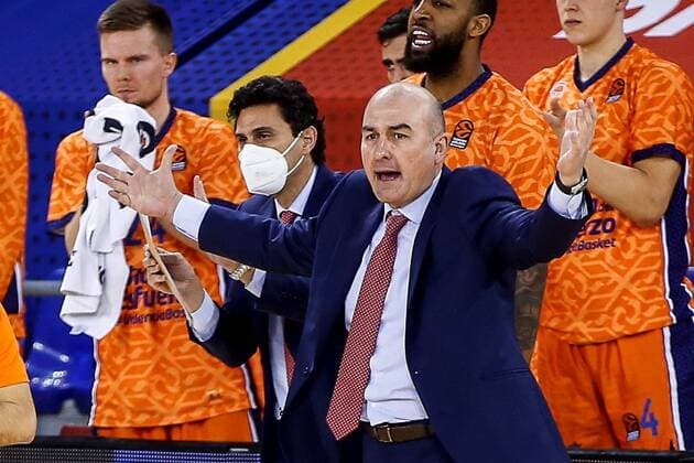 Valencia s head coach Jaume Ponsarnau reacts during the Euroleague game between FC Barcelona, Barca and Valencia Basket at Palau Balugrana in Barcelona, Catalonia, Spain, 07 January 2020. FC Barcelona - Valencia Basket !ACHTUNG: NUR REDAKTIONELLE NUTZUNG!  Copyright: xQuiquexGarciax GRAF6804 20210107-637456535663199511