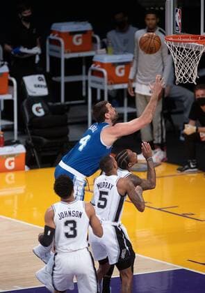 Marc Gasol 14 of the Los Angeles Lakers goes for a layup, in a regular season NBA, Basketball Herren, USA game, between Angeles Lakers and San Antonio Spurs, at the Staples Center in Los Angeles, California, US, 07 January 2021. Lakers vs Spurs !ACHTUNG: NUR REDAKTIONELLE NUTZUNG!  Copyright: xJAVIERxROJASx AME8388 20210108-637456841390472808
