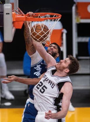 January 7, 2021, Los Angeles, California, USA: Anthony Davis 3 of the Los Angeles Lakers dunks the ball over Jakob Poeltl 25 of the San Antonio Spurs during their regular season NBA, Basketball Herren, USA game on Thursday January 7, 2021 at the Staples Center in Los Angeles, California. Lakers lose to Spurs 118-109. JAVIER ROJAS PI Los Angeles USA - ZUMAp124 20210107_zaa_p124_045 Copyright: xJavierxRojasx