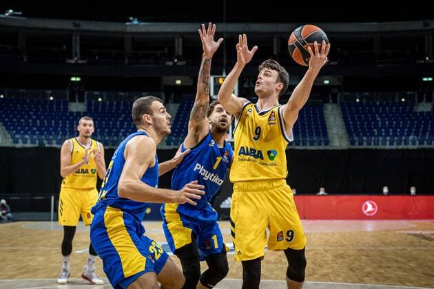 Basketball Berlin 07 01 2021 Season 2020 2021 Euroleague Regular Season Alba Berlin vs Maccabi Tel Aviv Jonas Mattisseck Alba Berlin, No 09 Scottie Wilbekin Maccabi, No 01 Ante Zizic Maccabi, No 23