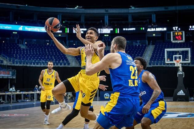 Basketball Berlin 07 01 2021 Season 2020 2021 Euroleague Regular Season Alba Berlin vs Maccabi Tel Aviv Maodo Lo Alba Berlin, No 00 Ante Zizic Maccabi, No 23