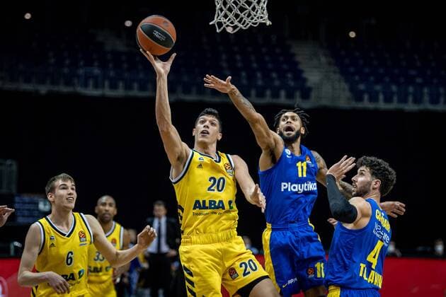 Basketball Berlin 07 01 2021 Season 2020 2021 Euroleague Regular Season Alba Berlin vs Maccabi Tel Aviv Simone Fontecchio Alba Berlin, No 20 Tyler Dorsey Maccabi, No 11 Angelo Caloiaro Maccabi, No 04