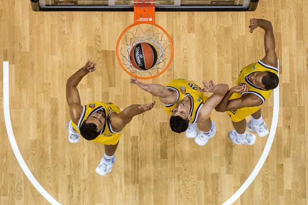 Basketball Berlin 07 01 2021 Season 2020 2021 Euroleague Regular Season Alba Berlin vs Maccabi Tel Aviv Johannes Thiemann Alba Berlin, No 32 Simone Fontecchio Alba Berlin, No 20 Louis Olinde Alba Berlin, No 19 vlnr